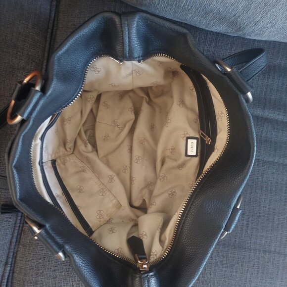 Guess shoulder bag for sale - Picture 4 of 4